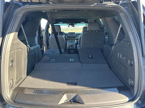 Used 2024 Chevrolet Tahoe Z71 w/ Luxury Package image 43