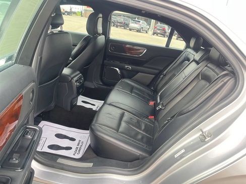 Used 2020 Lincoln Continental AWD w/ Premium Package image 28