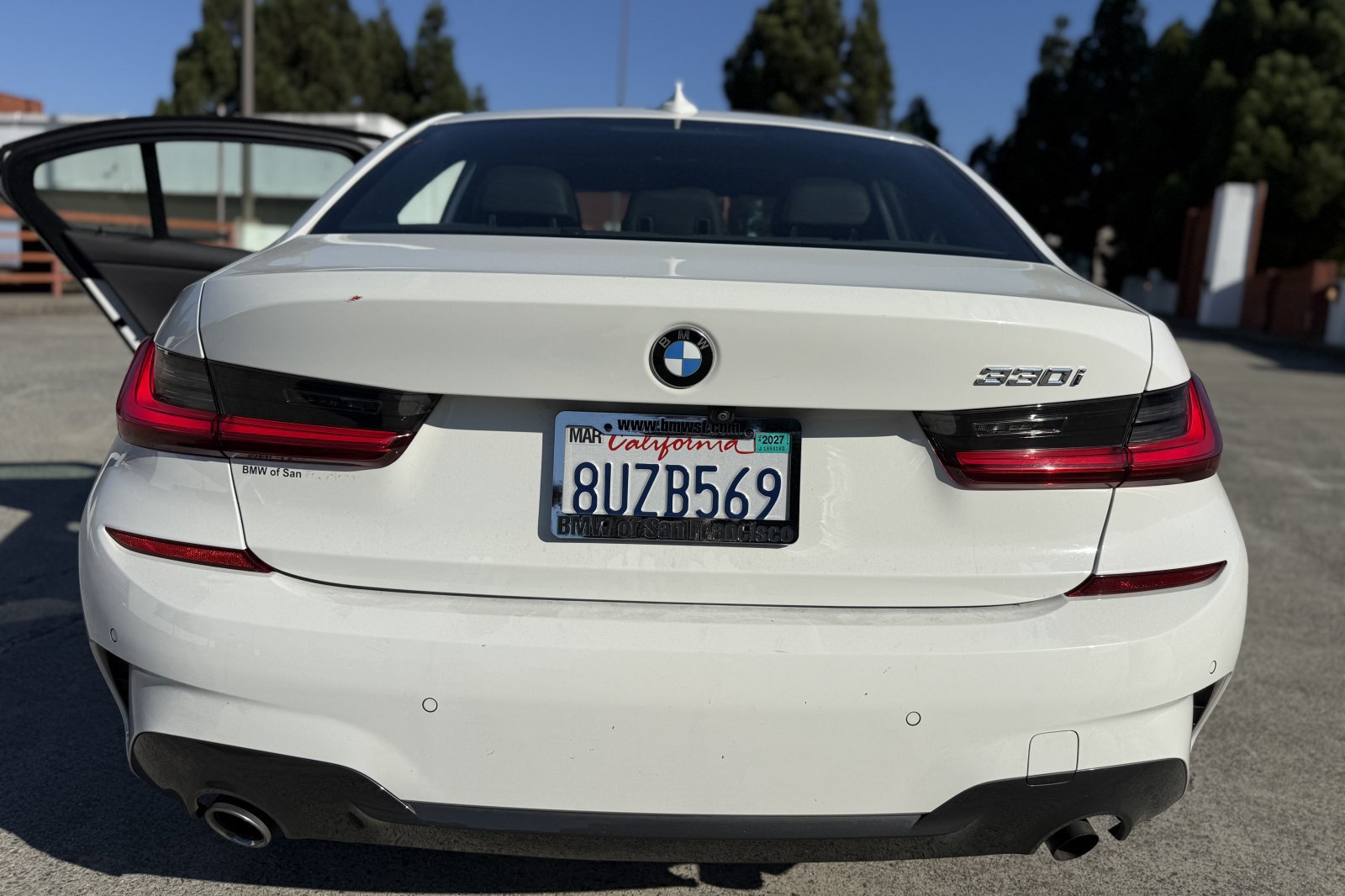 Used 2021 BMW 330i Sedan w/ M Sport Package RWD image 4