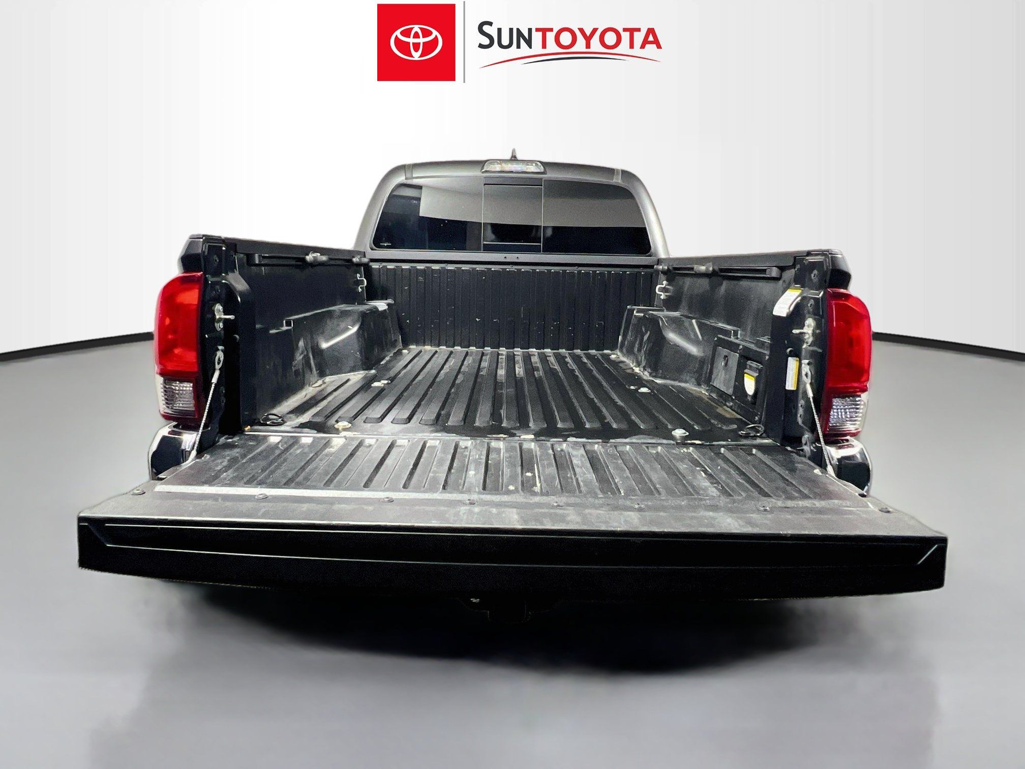 Used 2019 Toyota Tacoma TRD Off-Road AWD/4WD image 33