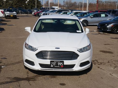 Used 2016 Ford Fusion SE image 2