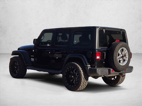 Used 2019 Jeep Wrangler Unlimited Sahara image 7