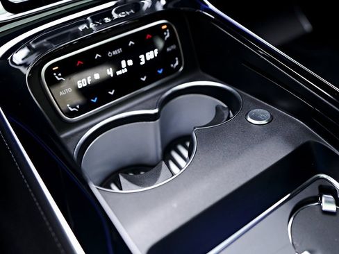 Used 2025 Mercedes-Benz Maybach S 580 4MATIC image 68