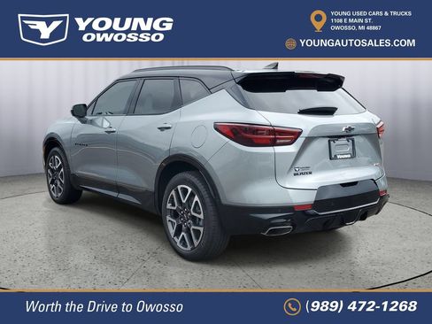 Used 2023 Chevrolet Blazer RS w/ Enhanced Convenience Package FWD image 4