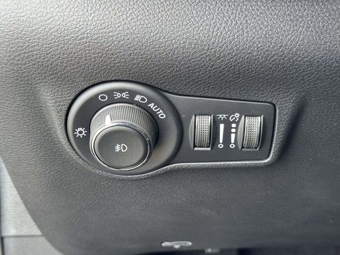 New 2026 Jeep Compass Latitude image 9