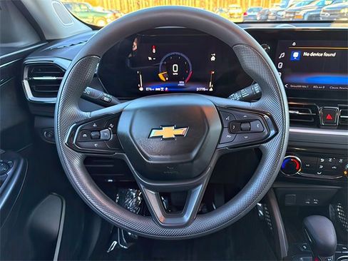 Used 2025 Chevrolet TrailBlazer LT image 21