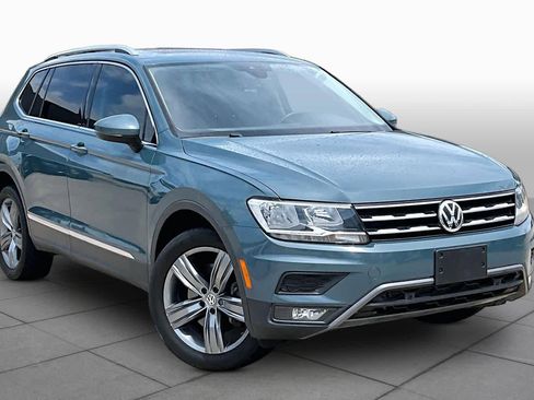 Used 2020 Volkswagen Tiguan SEL FWD image 2