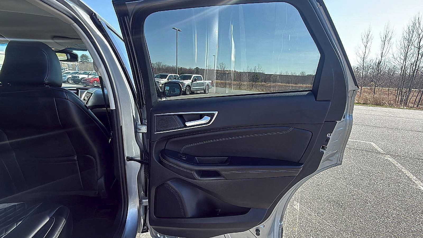 Used 2024 Ford Edge Titanium AWD/4WD image 18
