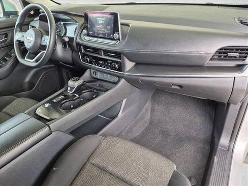 Used 2024 Nissan Rogue SV FWD image 21