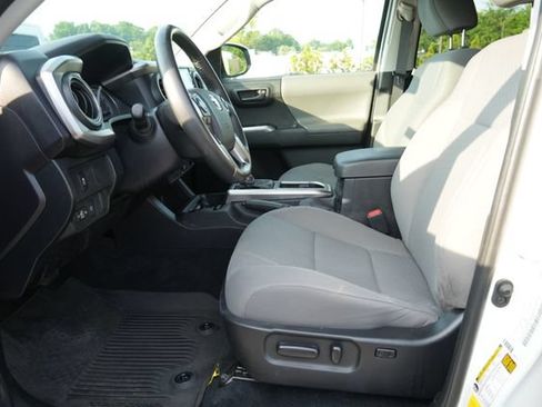 Used 2023 Toyota Tacoma SR5 RWD image 18