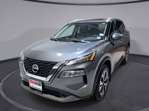 Used 2021 Nissan Rogue SV w/ Premium Package image 1