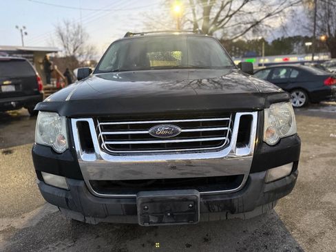 Used 2010 Ford Explorer Sport Trac XLT image 2