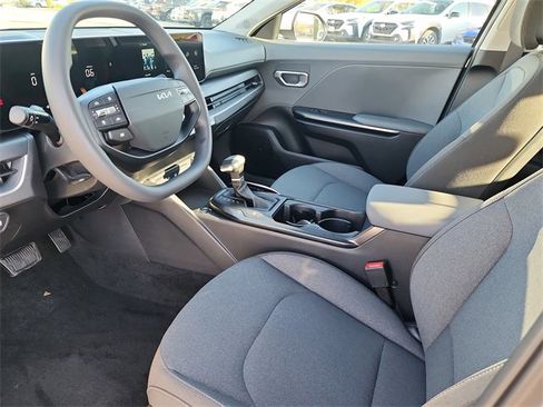 New 2025 Kia K4 LXS image 11
