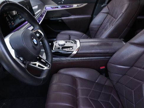Used 2023 BMW 740i RWD image 11