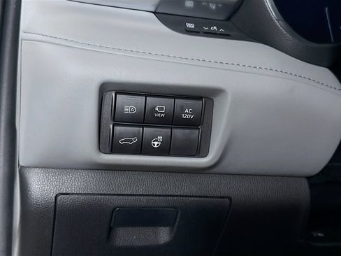 Used 2023 Toyota Highlander Platinum AWD/4WD image 11