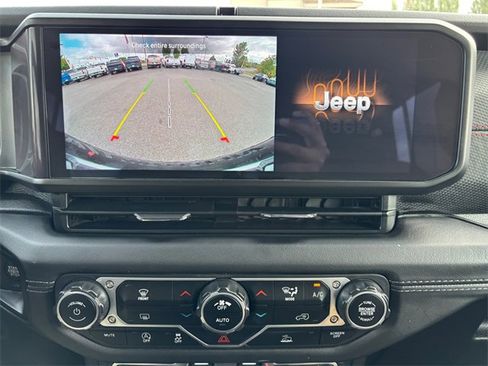 Used 2024 Jeep Wrangler Unlimited Rubicon image 19