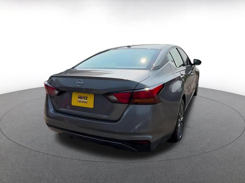 Used 2025 Nissan Altima 2.5 SV FWD image 15