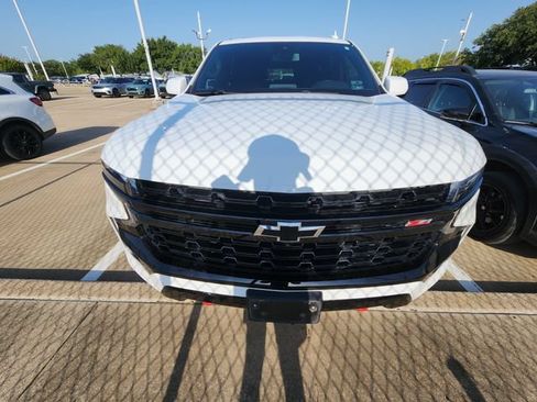 Used 2024 Chevrolet Tahoe Z71 w/ Luxury Package AWD/4WD image 2