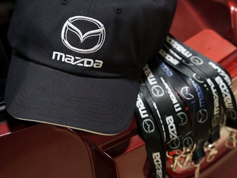 Used 2009 MAZDA MX-5 Miata Grand Touring w/ Premium Pkg image 18