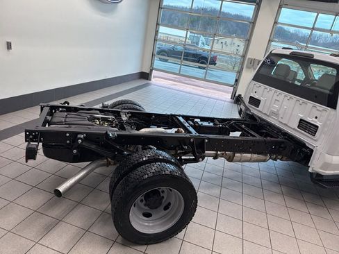 New 2026 Ford F550 4x4 Regular Cab Super Duty image 9