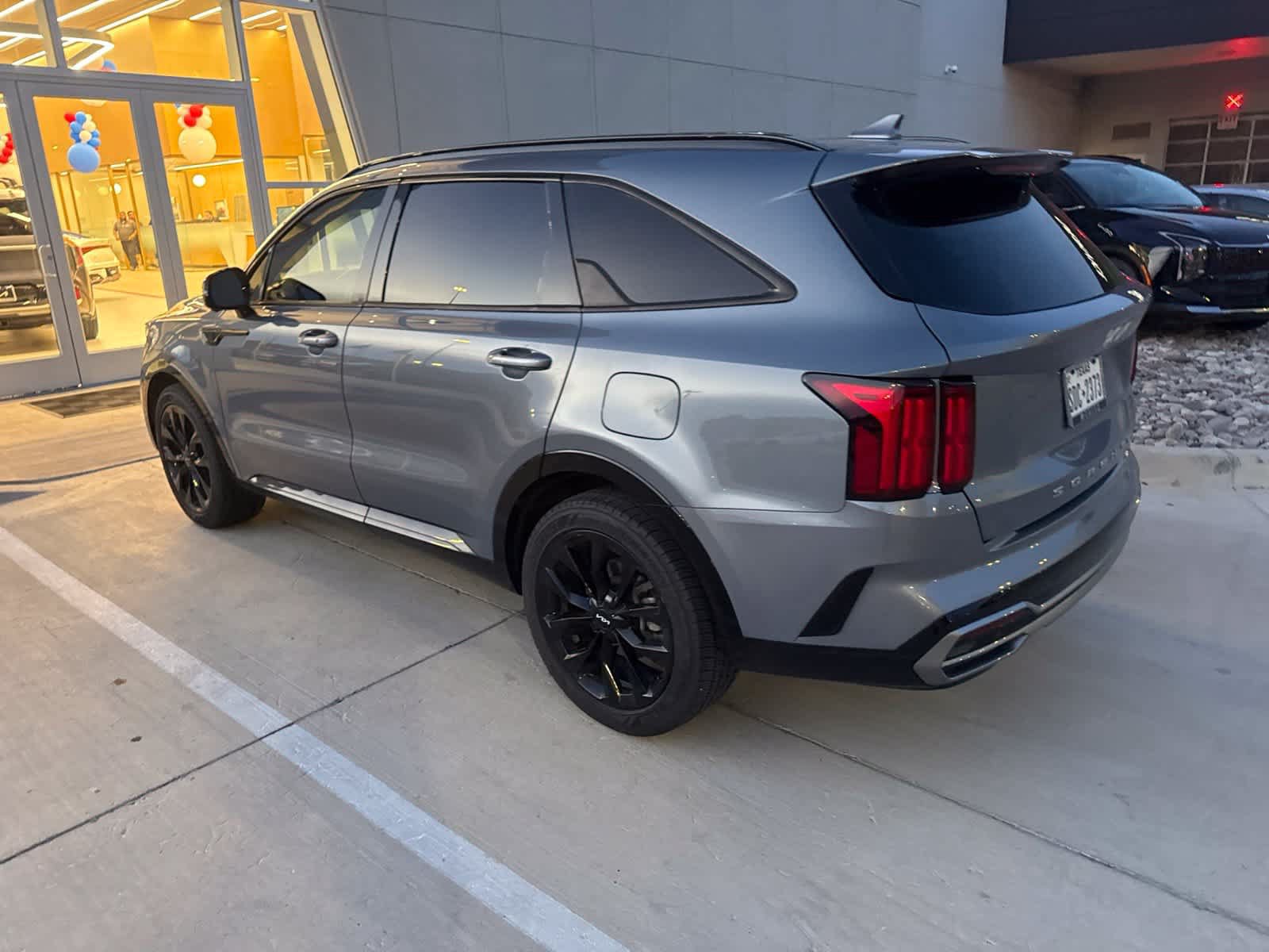 Certified 2022 Kia Sorento SX FWD image 2