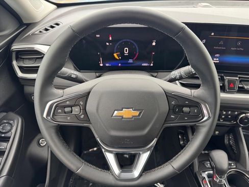 Used 2025 Chevrolet TrailBlazer LT w/ Convenience Package image 8