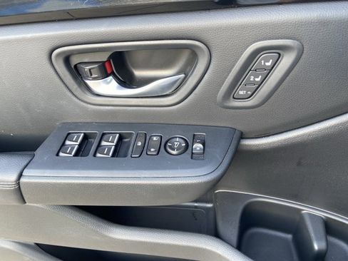 Used 2025 Honda Pilot EX-L image 46