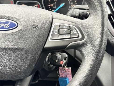Used 2018 Ford Escape SE FWD image 15