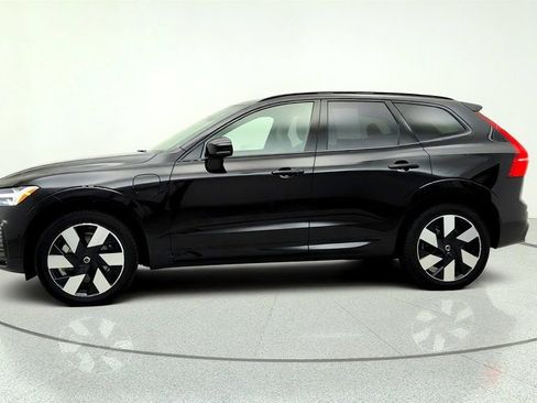 Used 2025 Volvo XC60 T8 Plus w/ Protection Package Premier AWD/4WD image 8