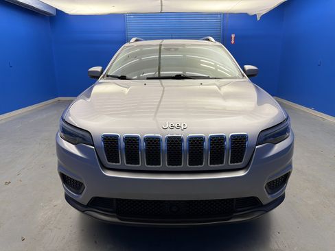 Used 2021 Jeep Cherokee Latitude image 3