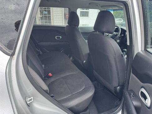 Used 2019 Kia Soul FWD image 12