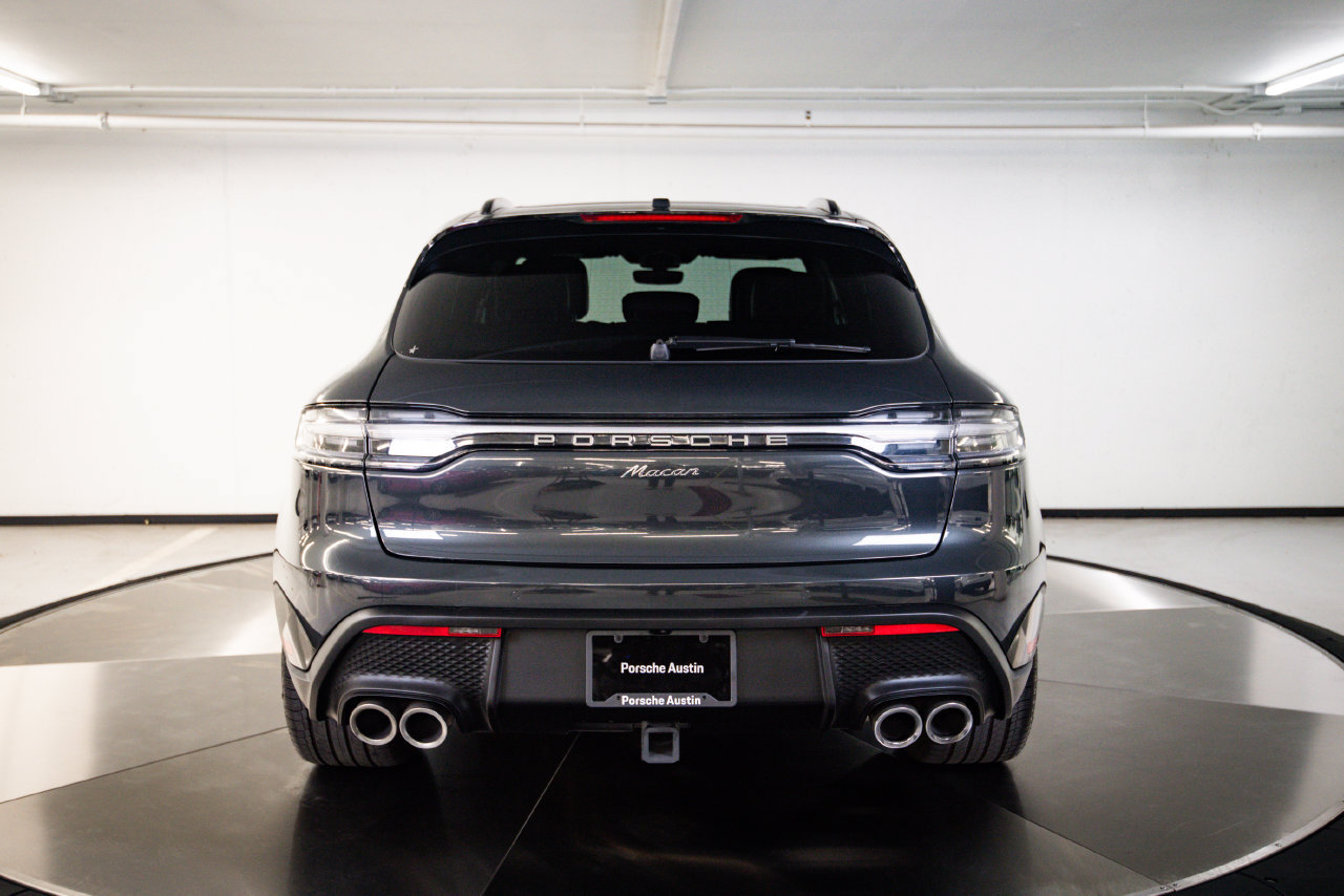 Certified 2024 Porsche Macan AWD/4WD image 6