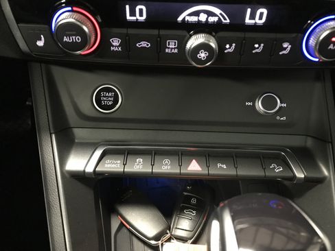 Used 2023 Audi Q3 2.0T Premium Plus w/ Premium Plus Package image 20