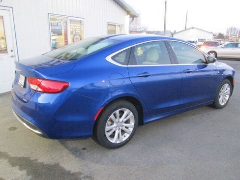 Used 2016 Chrysler 200 Limited image 6