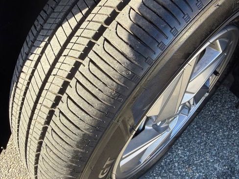 Certified 2025 Hyundai Elantra SE image 6