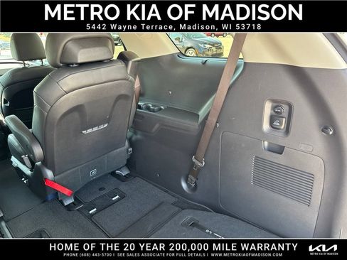 Used 2025 Kia Carnival SX Prestige FWD image 35