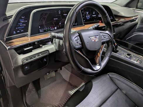 Used 2022 Cadillac Escalade Premium Luxury image 10