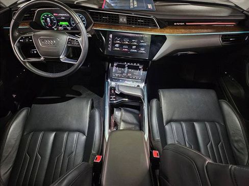 Used 2019 Audi e-tron Prestige w/ Prestige Package AWD/4WD image 19