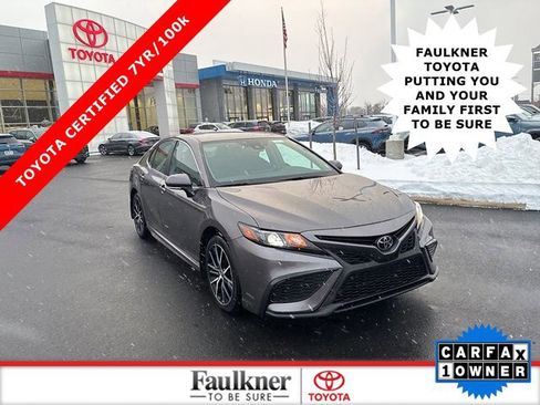 Used 2024 Toyota Camry SE image 1