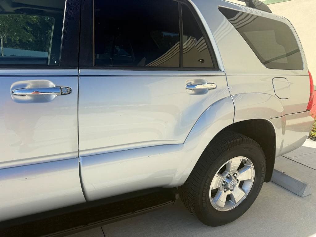 Used 2007 Toyota 4Runner SR5 AWD/4WD image 9