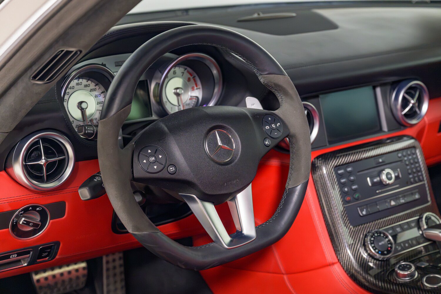 Used 2011 Mercedes-Benz SLS AMG Coupe image 19
