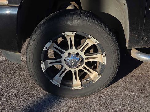 Used 2007 Chevrolet Silverado 1500 LTZ w/ Safety Package image 8