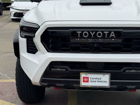 Certified 2025 Toyota Tacoma TRD Pro AWD/4WD image 5