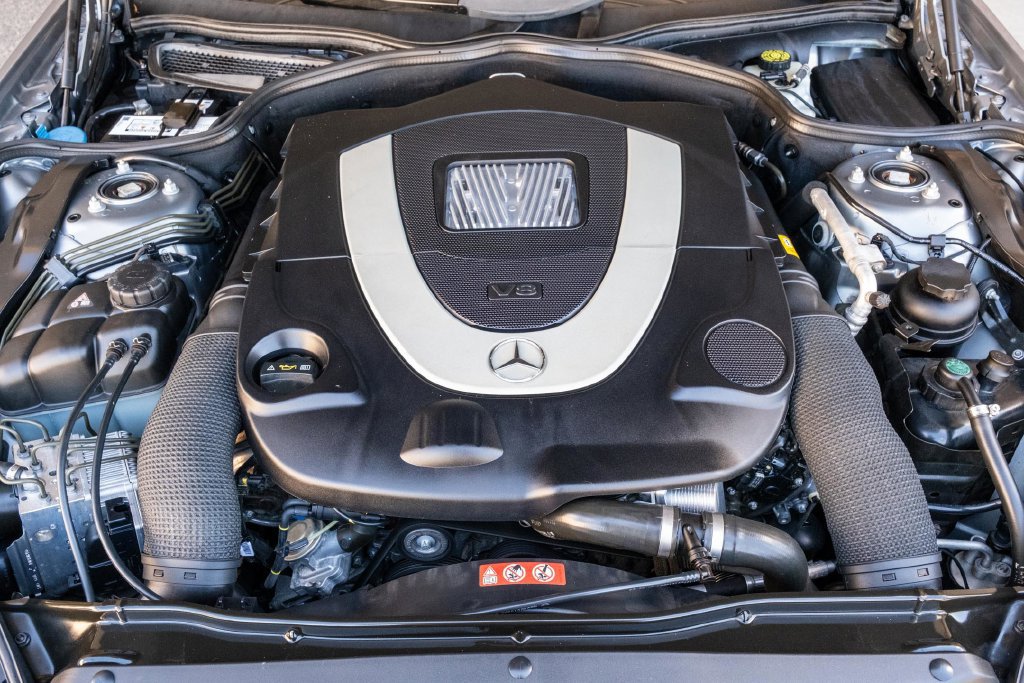 Used 2011 Mercedes-Benz SL 550 image 35