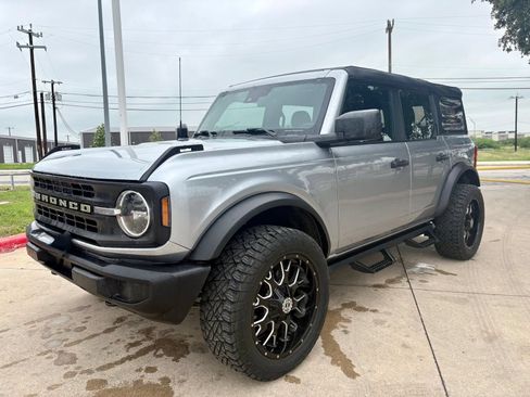 Used 2023 Ford Bronco 4-Door AWD/4WD image 5