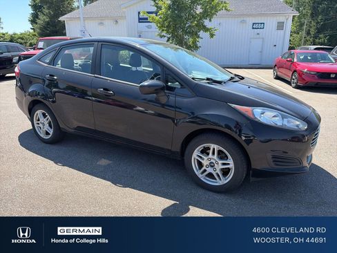 Used 2019 Ford Fiesta SE FWD image 3