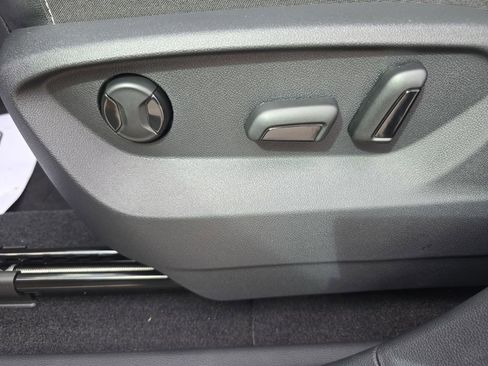 New 2026 Volkswagen Atlas SE image 25