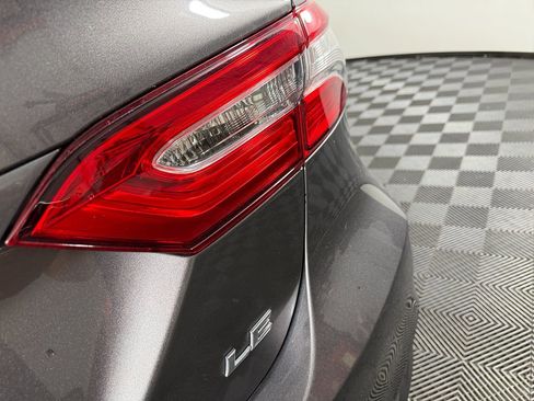 Used 2019 Toyota Camry LE FWD image 11