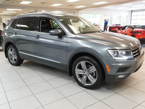 Used 2021 Volkswagen Tiguan SEL w/ 3rd Row Seat Package AWD/4WD image 15