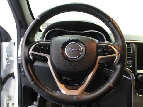 Used 2017 Jeep Grand Cherokee Limited AWD/4WD image 8